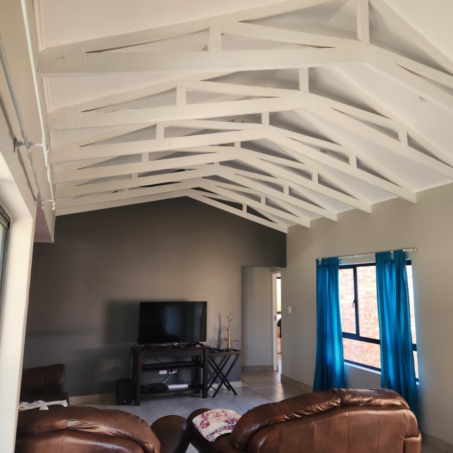 To Let 3 Bedroom Property for Rent in Van Der Hoff Park North West